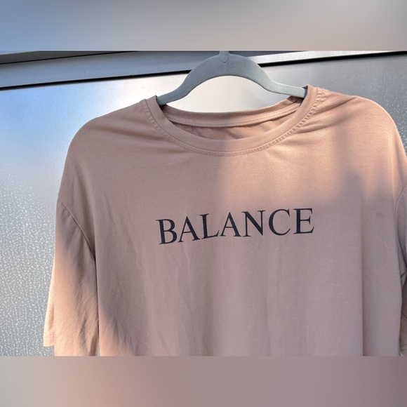 Dazy | Balance Tee - Picture 5 of 6